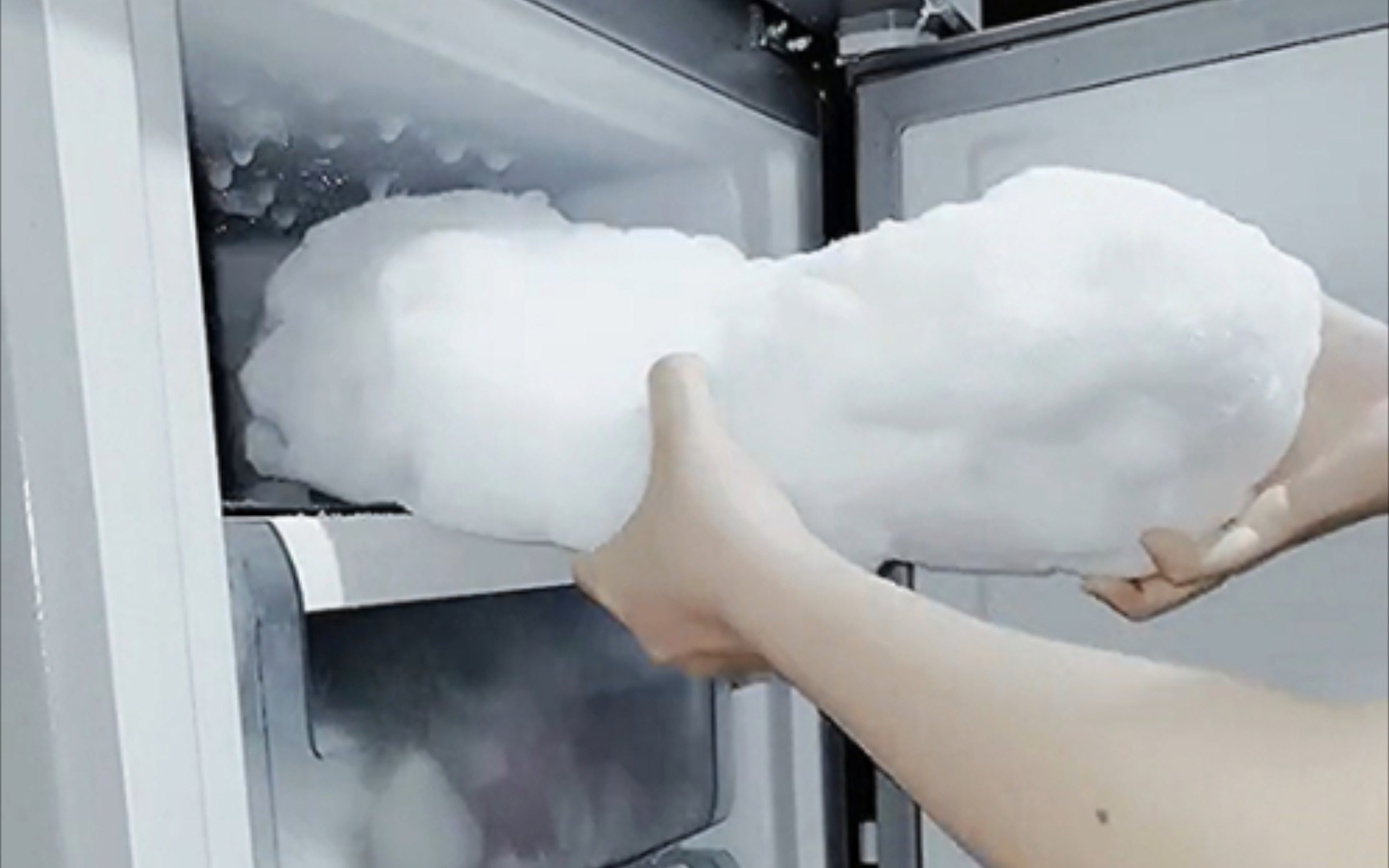 『大块酥脆霜🧊｜冰箱自然霜 吃霜』