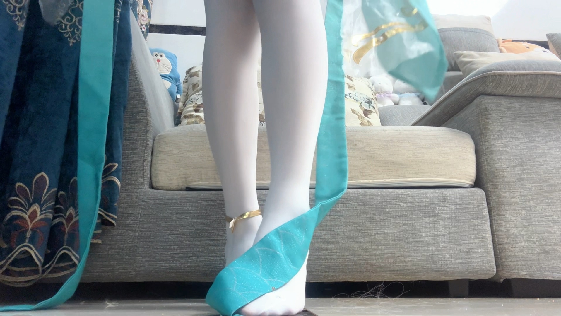 White Silk Feet