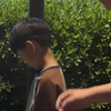 假装扒他裤子，实则是跳他的马😎#亲子互动 #感人瞬间 #爱开玩笑的儿子
