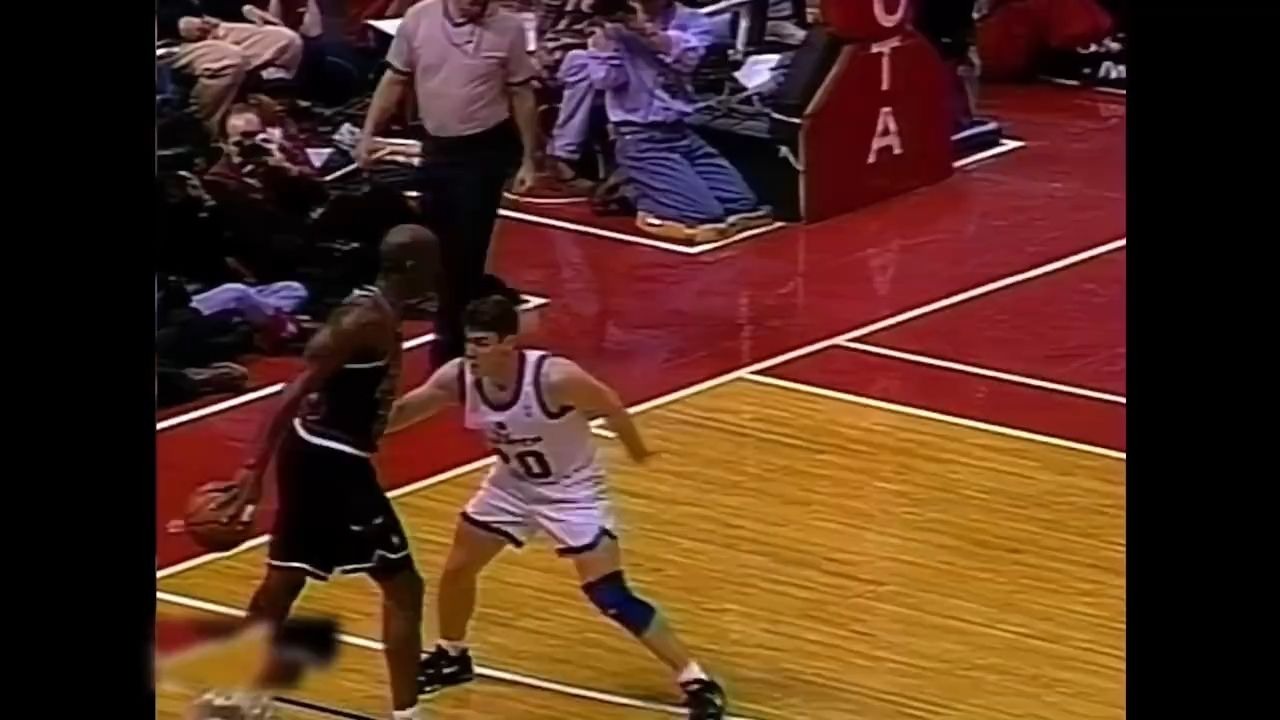 乔丹集锦！我刚看完前两个球，那20多年前NBA的感觉就回来了！