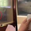 妈妈带儿子住酒店,因浴室全透明几天不敢洗澡,看见墙上遥控尴尬了
