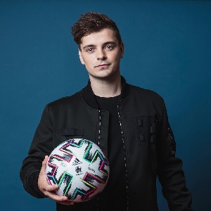 martingarrix_哔哩哔哩 (゜-゜)つロ 干杯~-bilibili