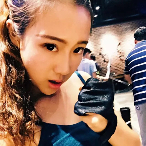 大雕萌妹穿女装的直播间 - 大雕萌妹穿女装 - 哔哩哔哩直播