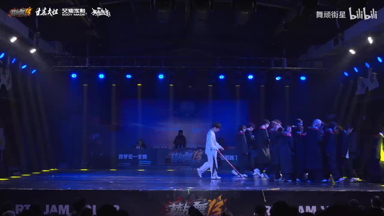 广西科技师范学院 STK CREW《逐光祛暗•传义》