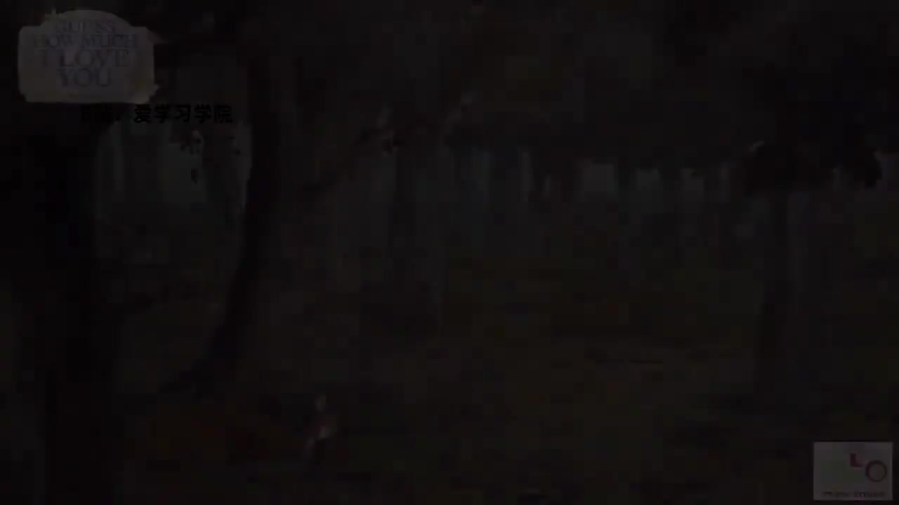 085 PLAYINGINTHEAUTUMNLEAVES