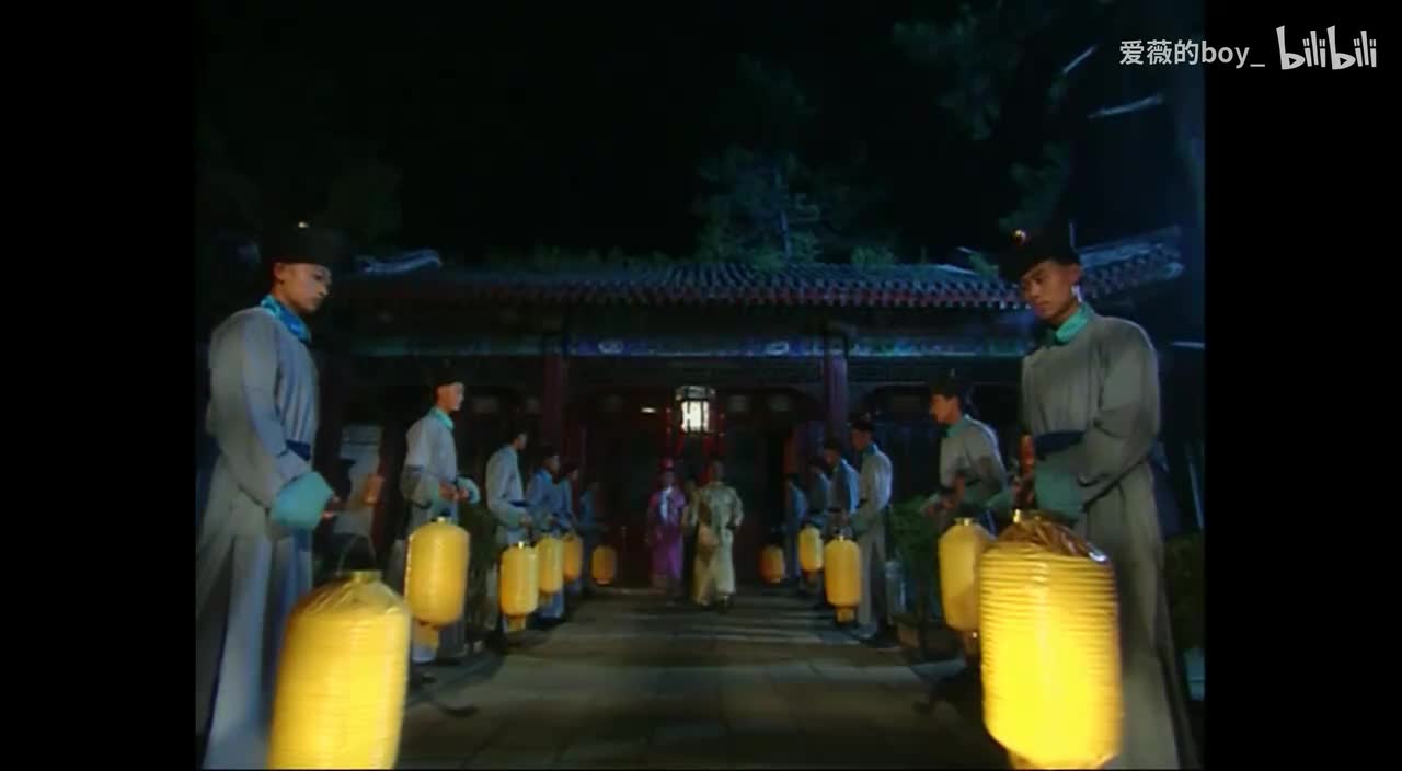 9、小燕子出宫被皇阿玛发现后既然 化险为夷