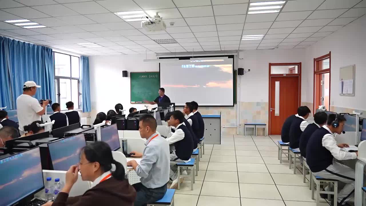 02 《AI赋新生 智码通乡音——地方方言语音翻译系统的实践探究》 岳善文 展示课视频