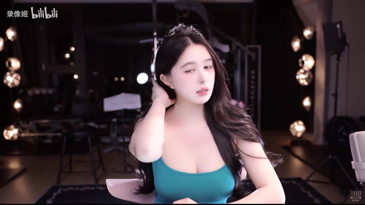 2025-10-07 23时43分36秒