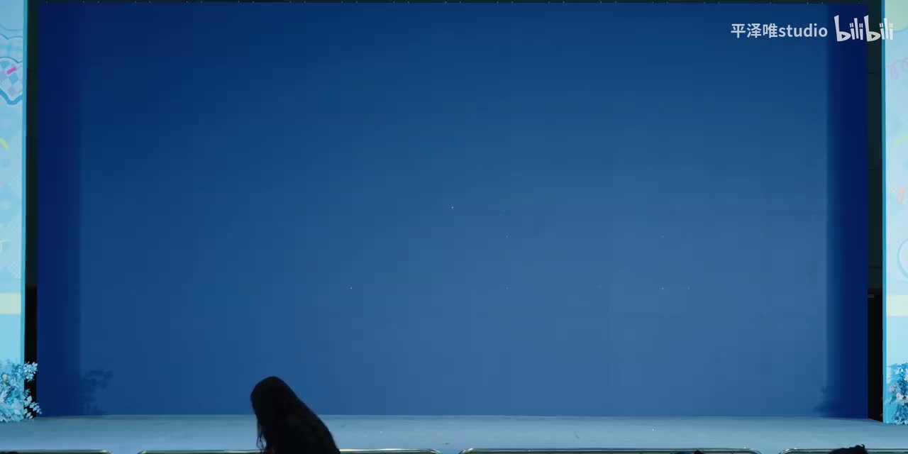 请食用草莓甜甜圈-偷偷和天尼半夜煲电话粥