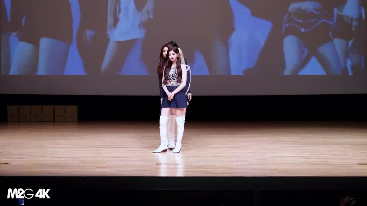 200208 에버글로우 Everglow ( Dun Dun ) reminiscence 팬사인회 4K 직캠 Fancam