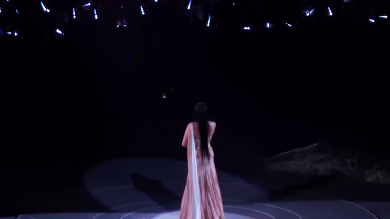 自然环境+虚拟+绝对占有相对自由+历历万乡