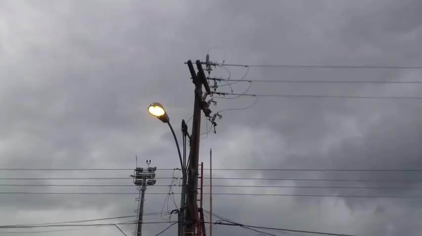 66--高压跌落式熔断器合闸事故（本视频来源于网络，仅作教学使用）