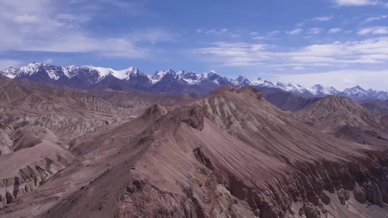 052-帕米尔高原上的明星山峰 (新疆)