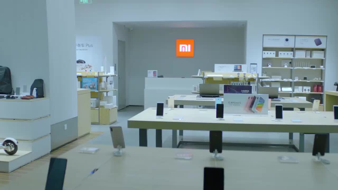 小米 6X 初音未来限定套装广告