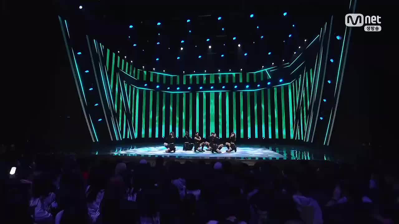 251023 Mnet M!Countdown izna - Mamma Mia+Racecar