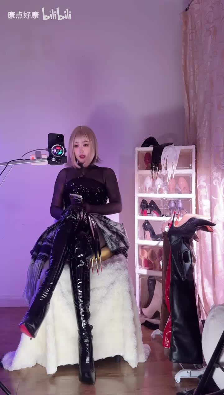 [2026-06-01_00-00-40][妍妍^_^][今天没人陪？姐姐陪]