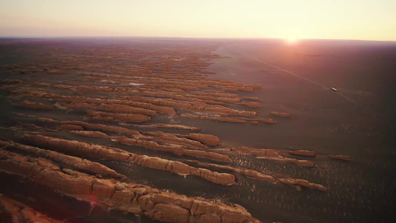 Amazing China 美丽中国 08.大风雕刻的魔鬼城