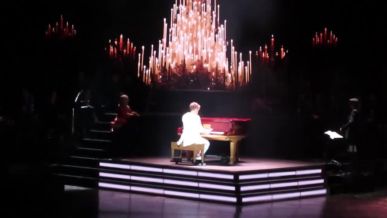 niemand applaudiert +grausames leben mp4