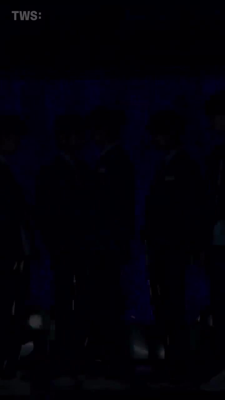 240122出道showcase官方竖版'plot-twist'