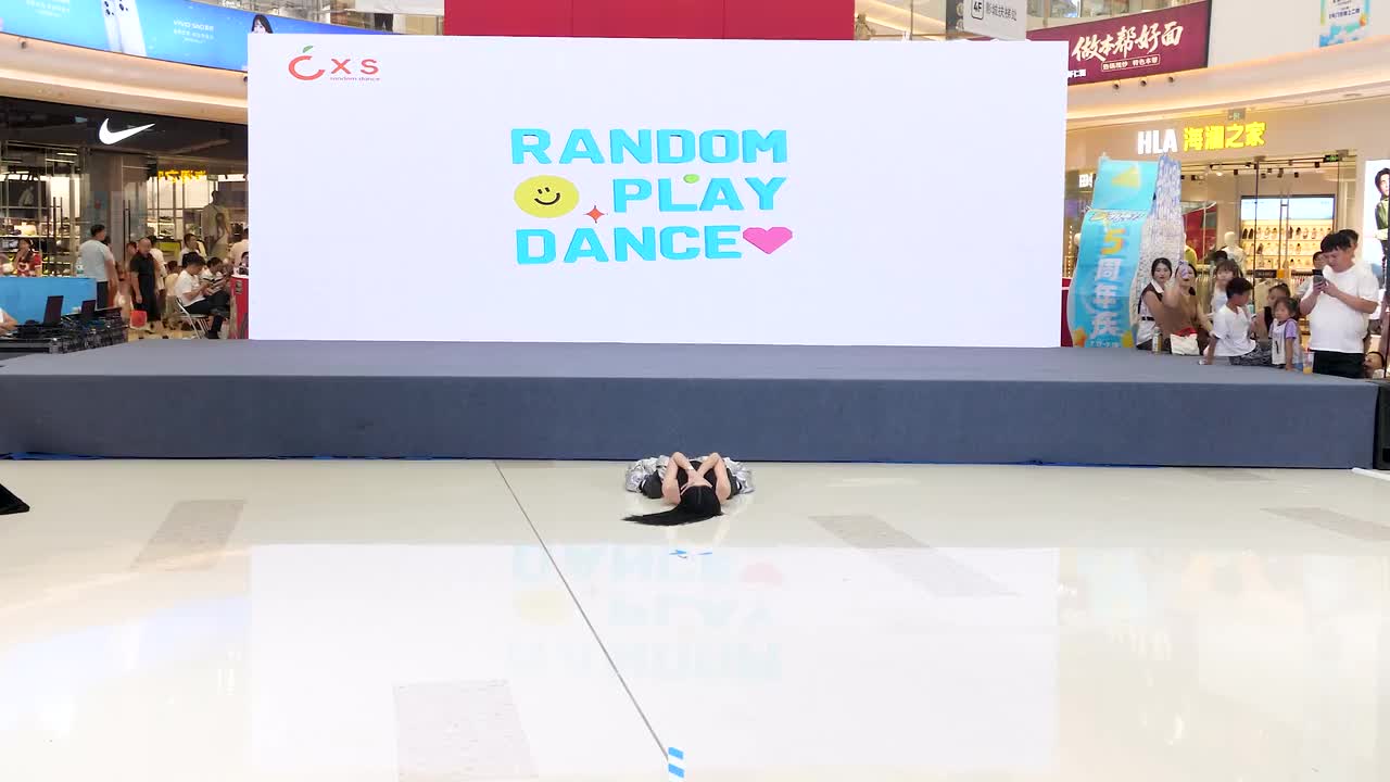 嘉宾秀 HelloDance冰