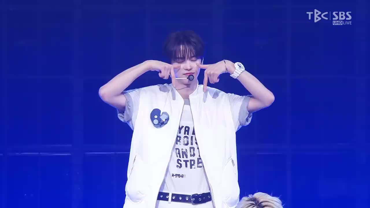 4K60帧《OVERDRIVE》(inkigayo 20251102)