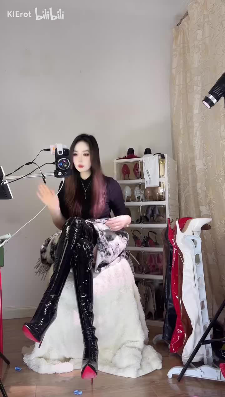 妍妍^_^ 2026-05-24 18-41-55 直播回放 今天没人陪？姐姐陪