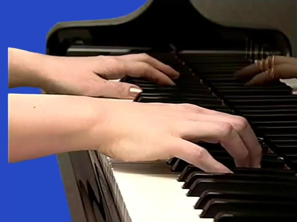钢琴