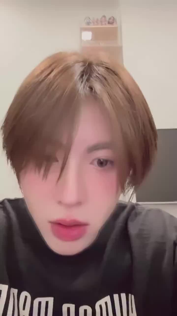 【FirstOne】和粉丝PhiPhi们闲聊+唱歌｜25.09.23 IG Live