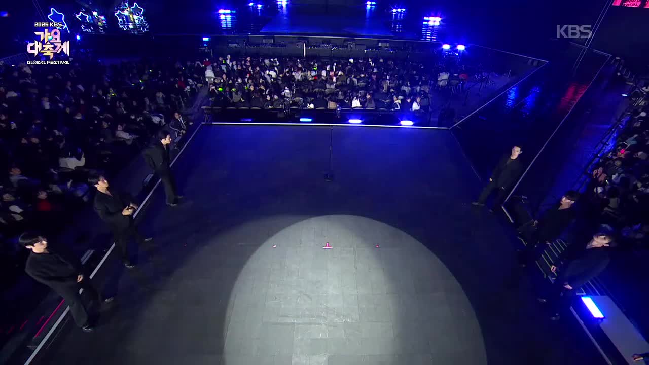 KAZUHA - Standing Next to You cover舞台