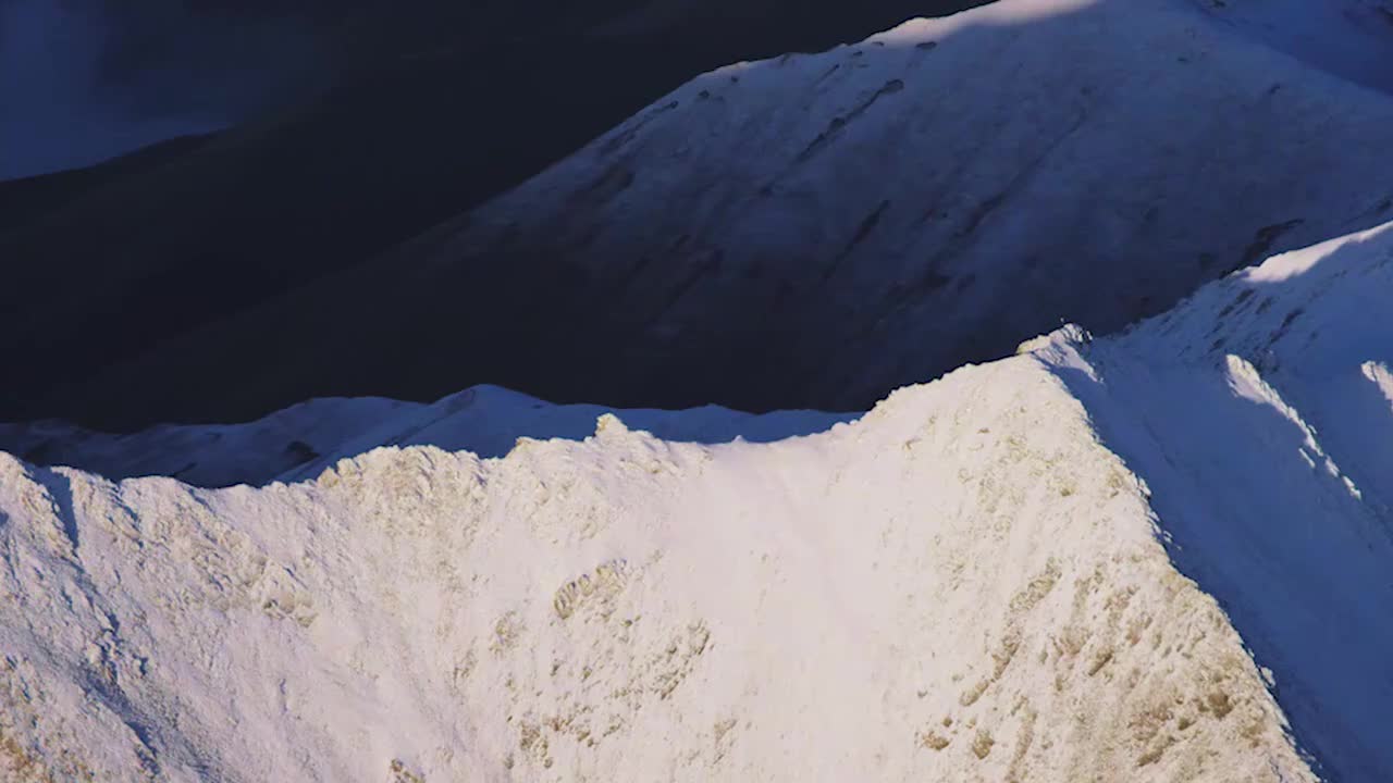 Amazing China 美丽中国 34.祁连山——沙漠里的湿岛