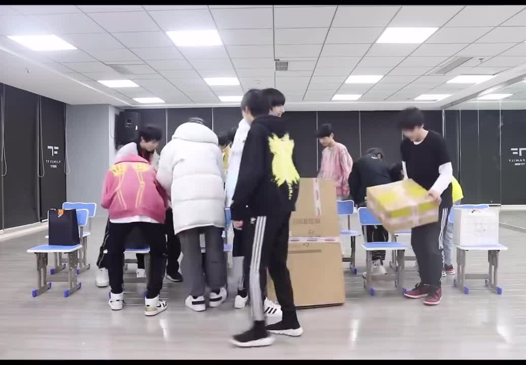 21.0219 新年特别篇（2）“匿名”礼物大揭晓