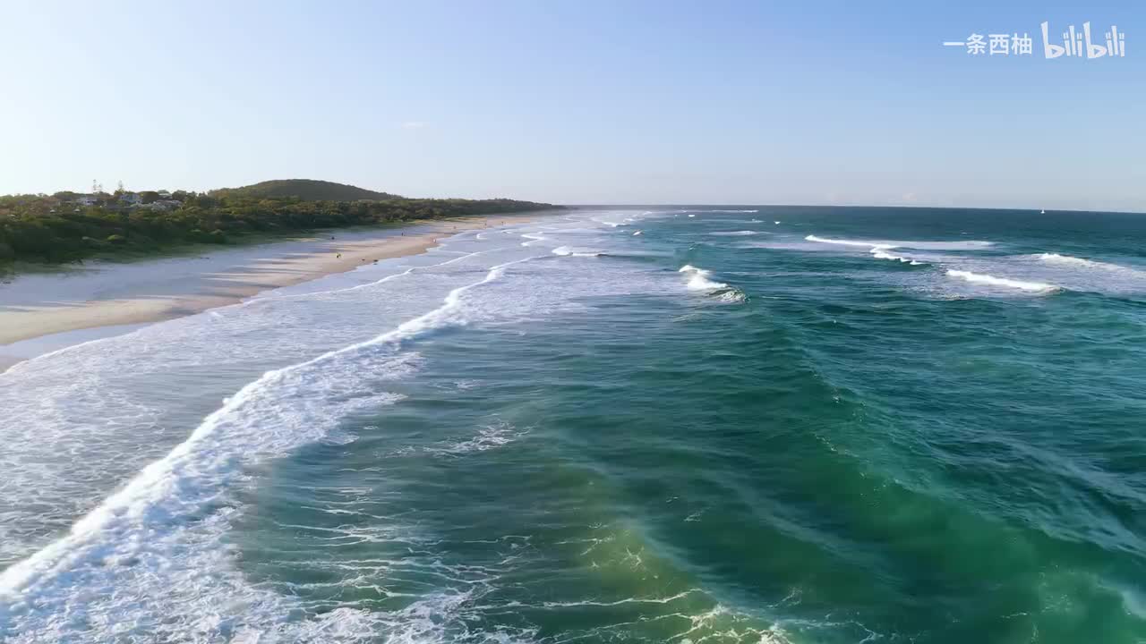 航拍绝美海滩边 (14)