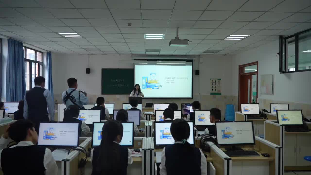 02 《数据解码未来—KNN赋能职业规划》 李佳璇 展示课视频