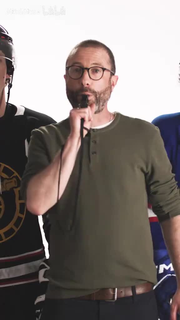 比比谁脱得更快