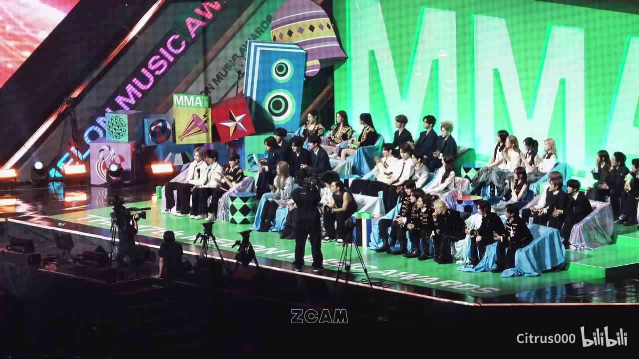 2025 MMA结束 表演艺人舞台问候 Jennie Aespa BoyNextDoor AllDayProject Kiki Hatsuto Hats