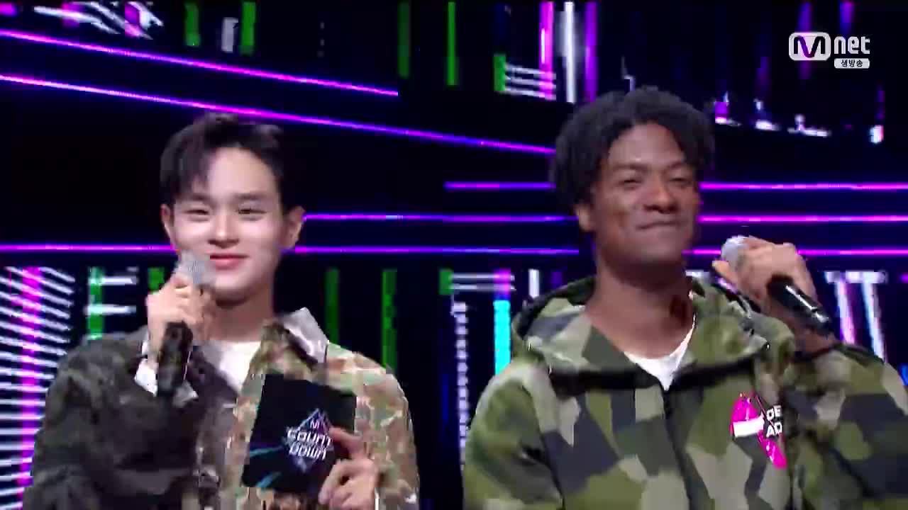 EVERGLOW - LA DI DA (201008 Mnet M!COUNTDOWN)