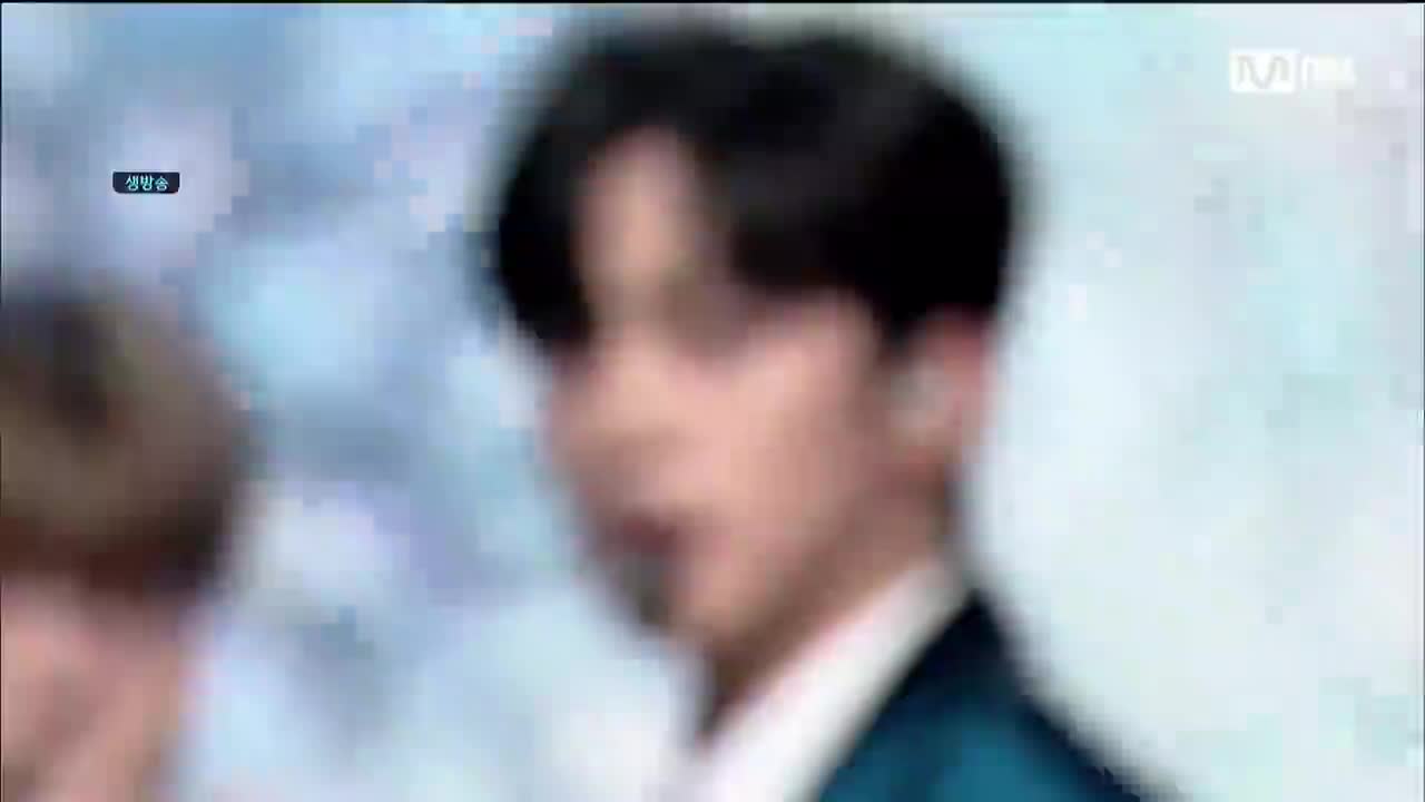 EVERGLOW - LA DI DA (201015 Mnet M!COUNTDOWN)