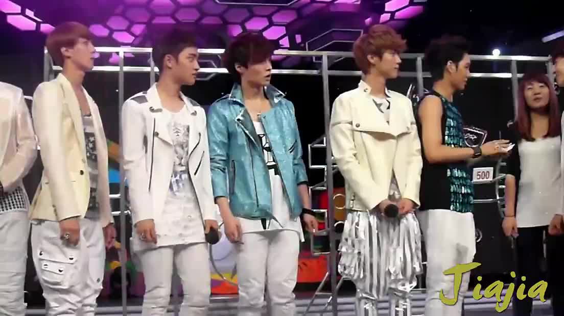 20120703 快乐大本营 游戏准备 塞纸巾 耳语等[超清版]