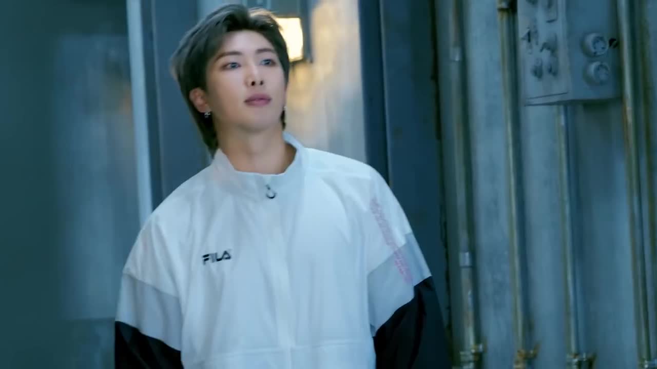 RUNNERS INSTINCT NEURON Behind The Scene 1