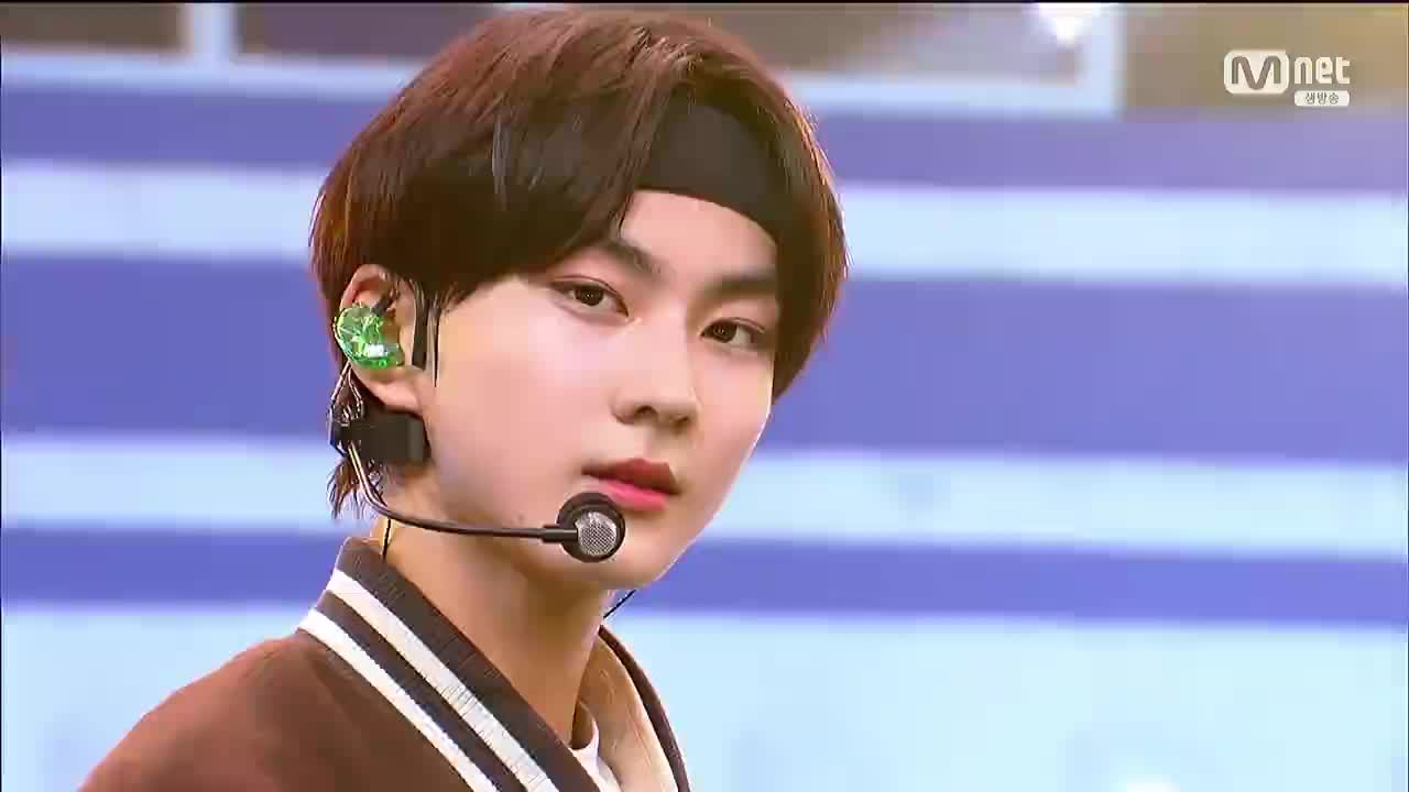 211014 Mnet M!Countdown aespa - Savage