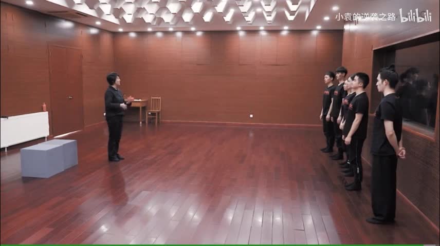 游戏与即兴表演——动作合理练习