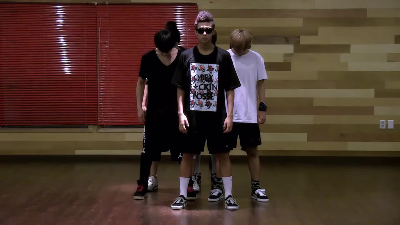 04BTS-We Are Bulletproof Pt2 练习室