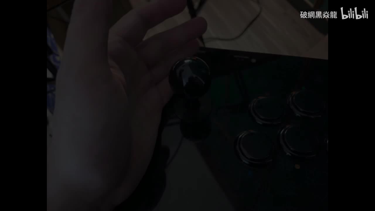 我捏摇杆的方法 + 演示几个连招