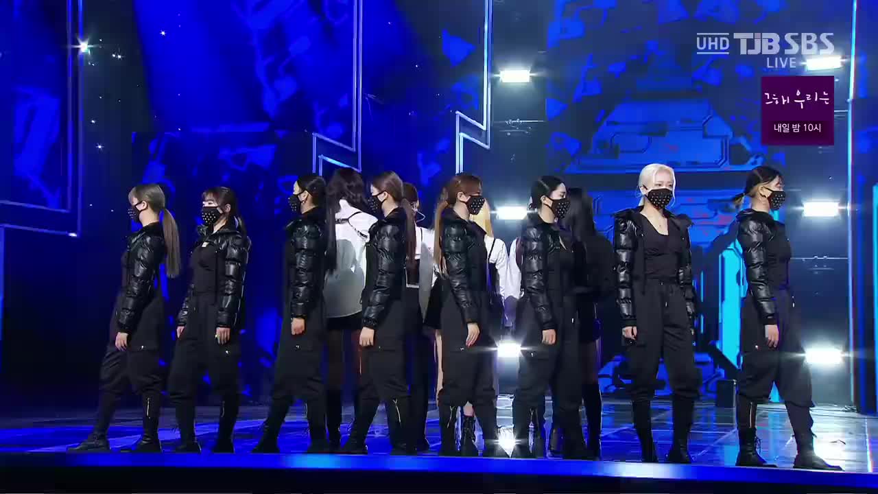 211212 SBS UHD Inkigayo EVERGLOW - Pirate