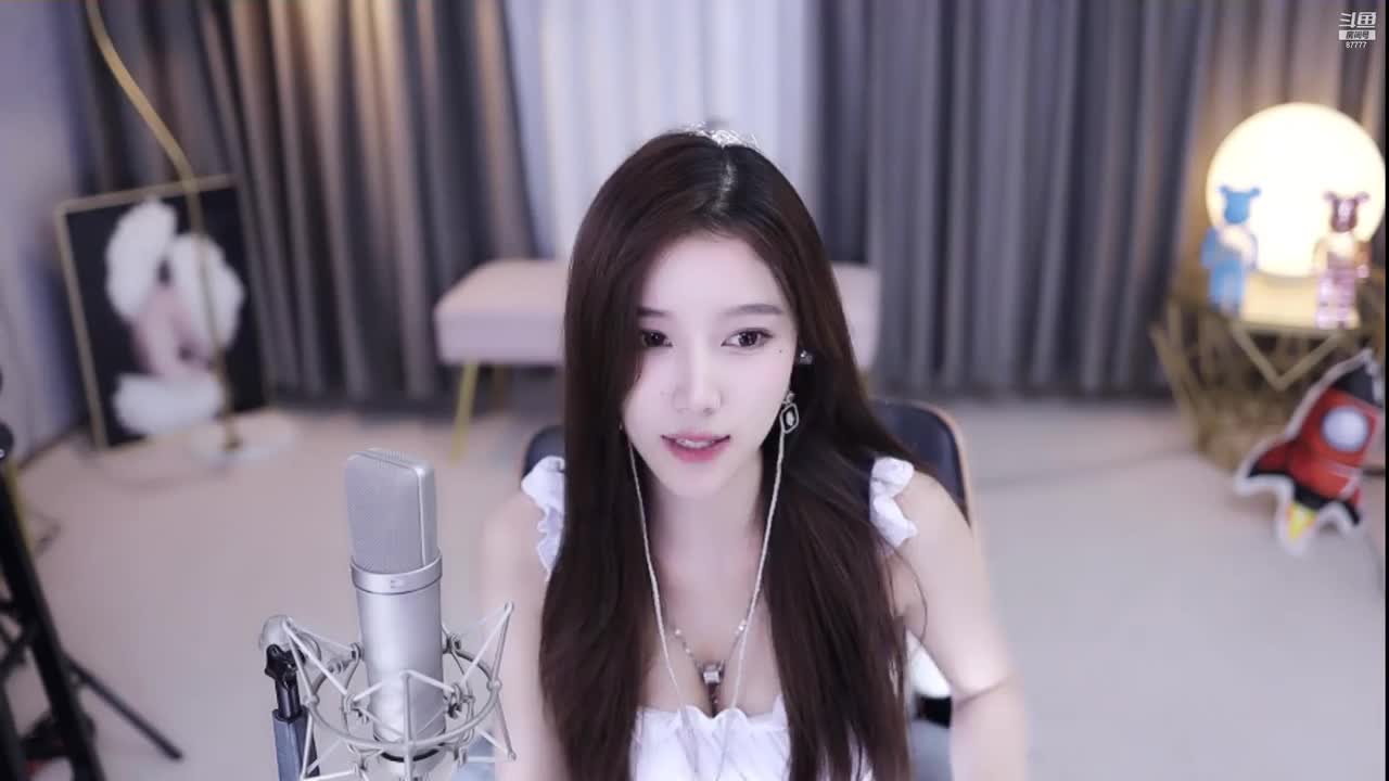 斗鱼-萌七啊丶_2021-12-27-0234_12-27-0400_永远相信光~