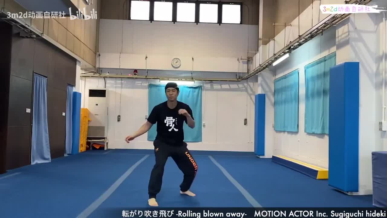 [被攻击][游戏动作真人参考][男]倒地后翻滚