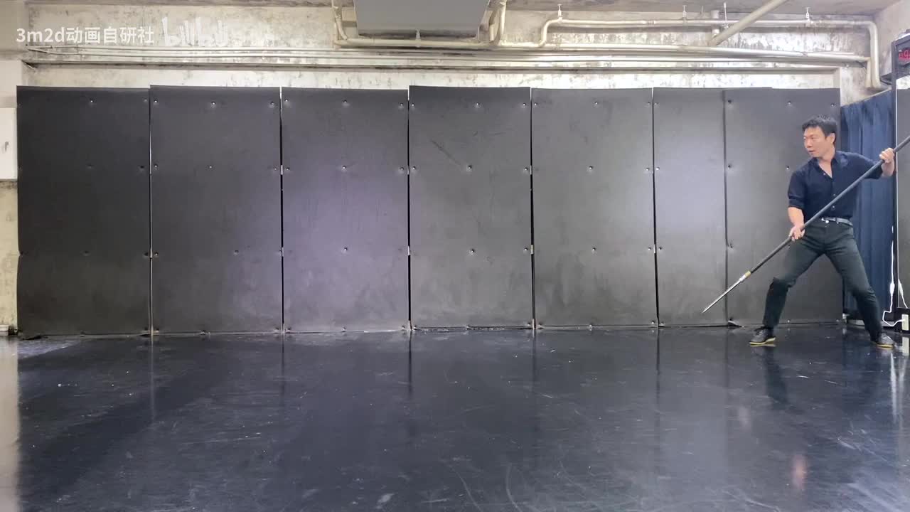 【长武器(LongWeapon)】直刺→脚踢→360°旋转竖劈→直刺