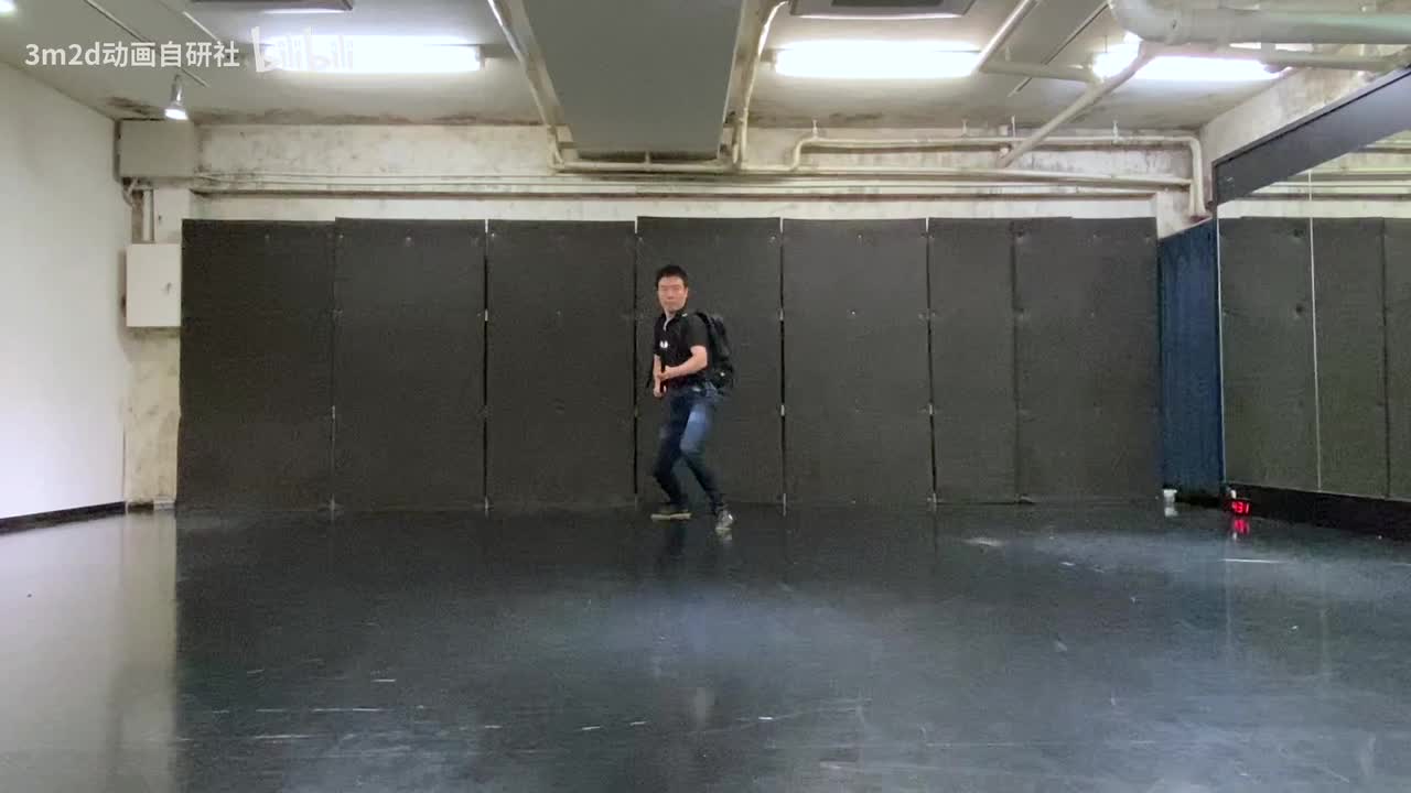 【长武器(LongWeapon)】直刺→头上横扫（大风车）→直刺