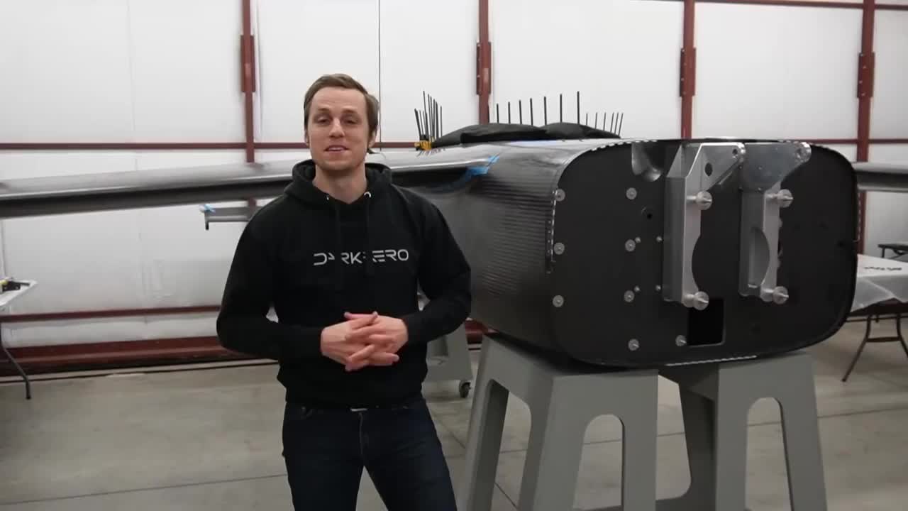 主装备安装在 DarkAero 1 Prototype 上！