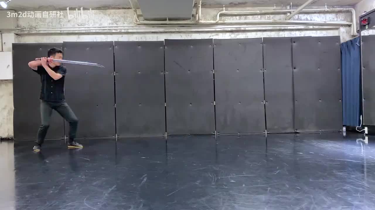 【短武器】下劈x2→360°旋转→下掠